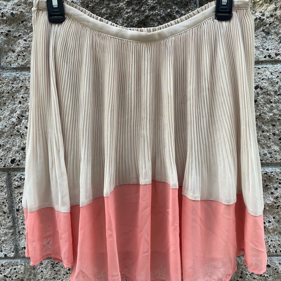 Lauren Conrad skirt - Picture 1 of 4